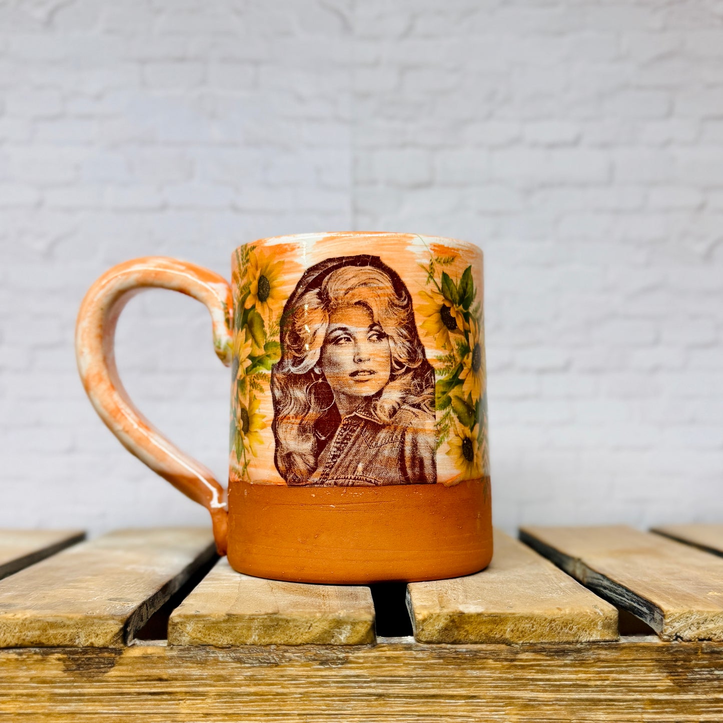LOVE LIKE DOLLY MUG